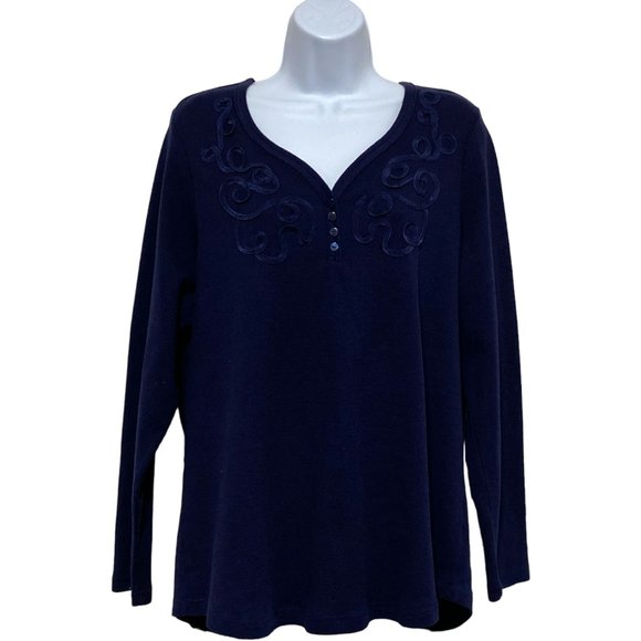 Women's Plus Size 1X Long Sleeve Top Detailed V-Neckline Design - Picture 1 of 4